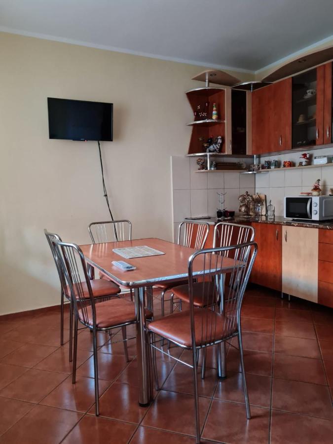 Vila Vladut Zărneşti Exteriör bild