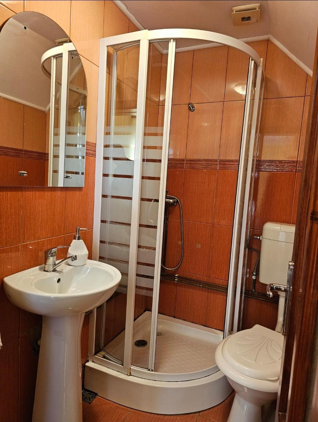 Vila Vladut Zărneşti Exteriör bild